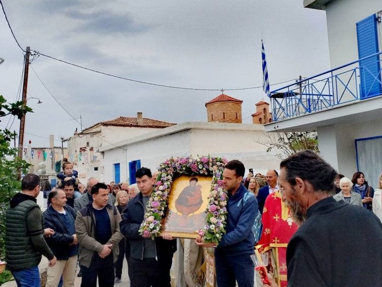 Πανήγυρις Ζωοδόχου Πηγής στην Ιερά Μονή του Αγίου Νεκταρίου στην Αίγινα και το Αγκίστρι