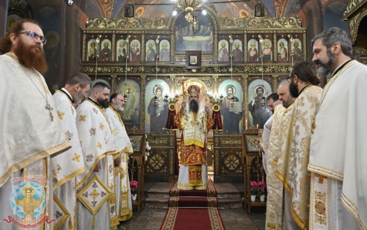 Патриаршеска света литургия с офикия на Светли понеделник