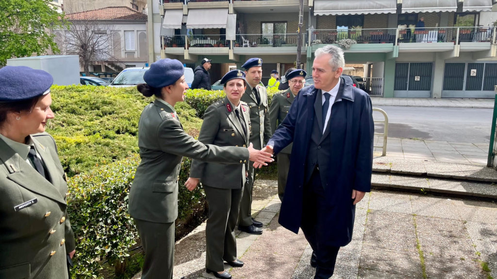 Ο Μάξιμος Χαρακόπουλος εξήρε την φιλοπατρία των Θεσσαλών υγιειονομικών στρατιωτικών