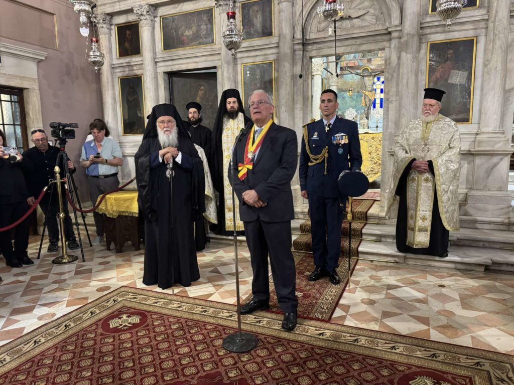 Ο Μητροπολίτης Κερκύρας τίμησε τον ΠτΔ Κωνσταντίνο Τασούλα