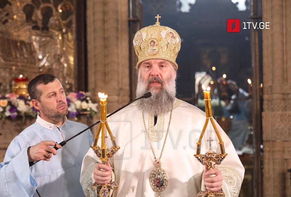 შიო მესამე – მადლობა ეკლესიების წარმომადგენლებს უცხოეთში მყოფი ქართველებისთვის მათი ტაძრების კედლებში აღმოჩენილი ნუგეშისა და იმ ტკივილის შემსუბუქებისთვის, რასაც სამშობლოდან შორს ყოფნა ჰქვია