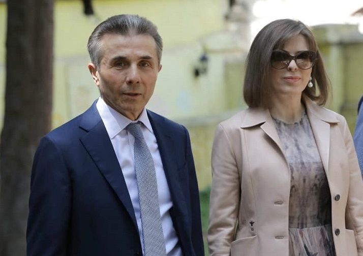 ბიძინა და ეკატერინა ივანიშვილები მეუფე შიოს კათოლიკოს-პატრიარქად არჩევას ულოცავენ – „დღეიდან თქვენ გაკისრიათ საპატიო მისია, უხელმძღვანელოთ დედაეკლესიას, იყოთ ერის და ბერის სულიერი მამა“
