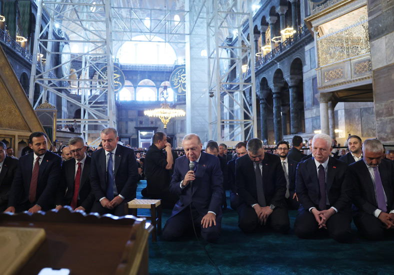 Προκλήσεις Ερντογάν στην Αγία Σοφία ανήμερα της επετείου της Άλωσης