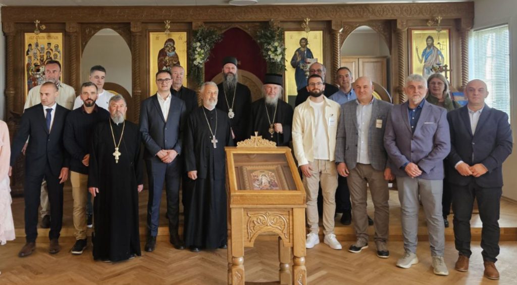 Освештан храм Сабора српских светитеља у Брумундалу