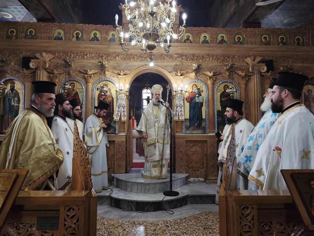 Τέλεση Ακολουθίας επί Διασαλευθείσης Αγίας Τραπέζης στον Ι.Ν. Αγίου Νικολάου του εν Βουναίνη Καρποχωρίου