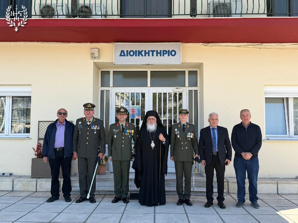 Ο Μητροπολίτης Νεαπόλεως στην τελετή παράδοσης-παραλαβής της διοίκησης της 884 ΠΑΒΕΤ