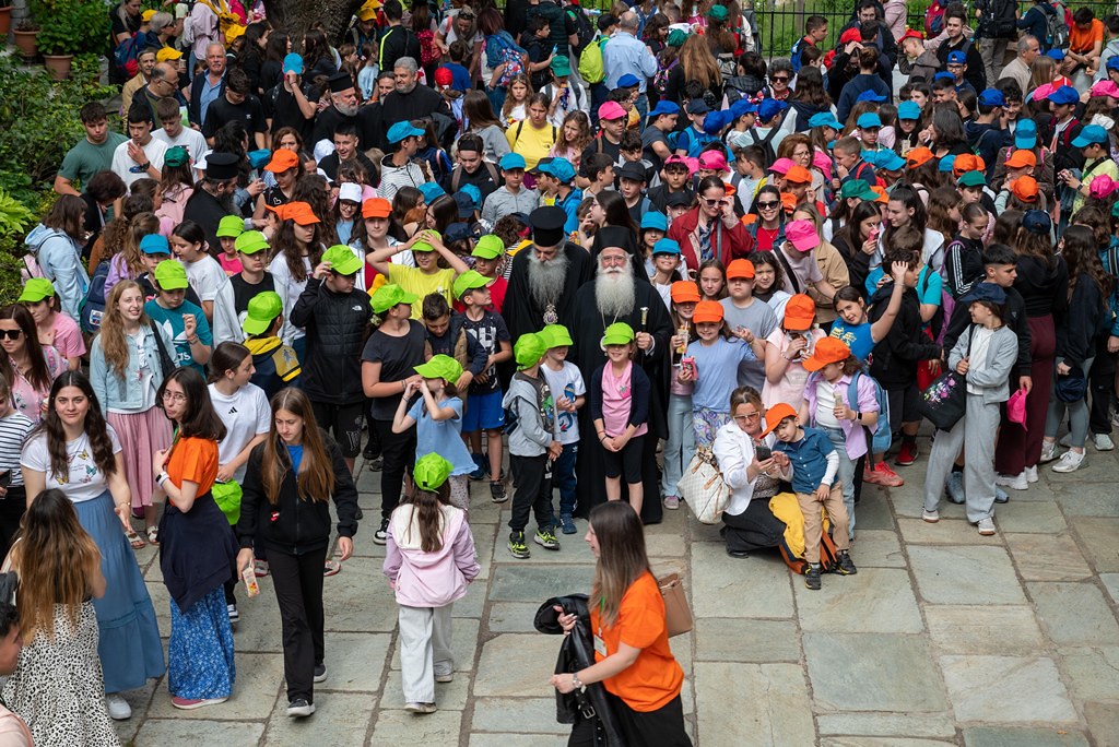 400 παιδιά στη γιορτή λήξης των Κατηχητικών Σχολείων της Ιεράς Μητροπόλεως Δημητριάδος