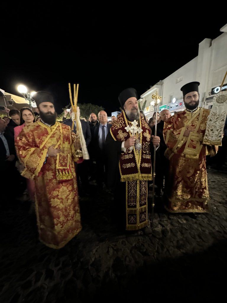 Η Σαντορίνη εόρτασε τη μνήμη της πολυούχου της Αγίας Ειρήνης