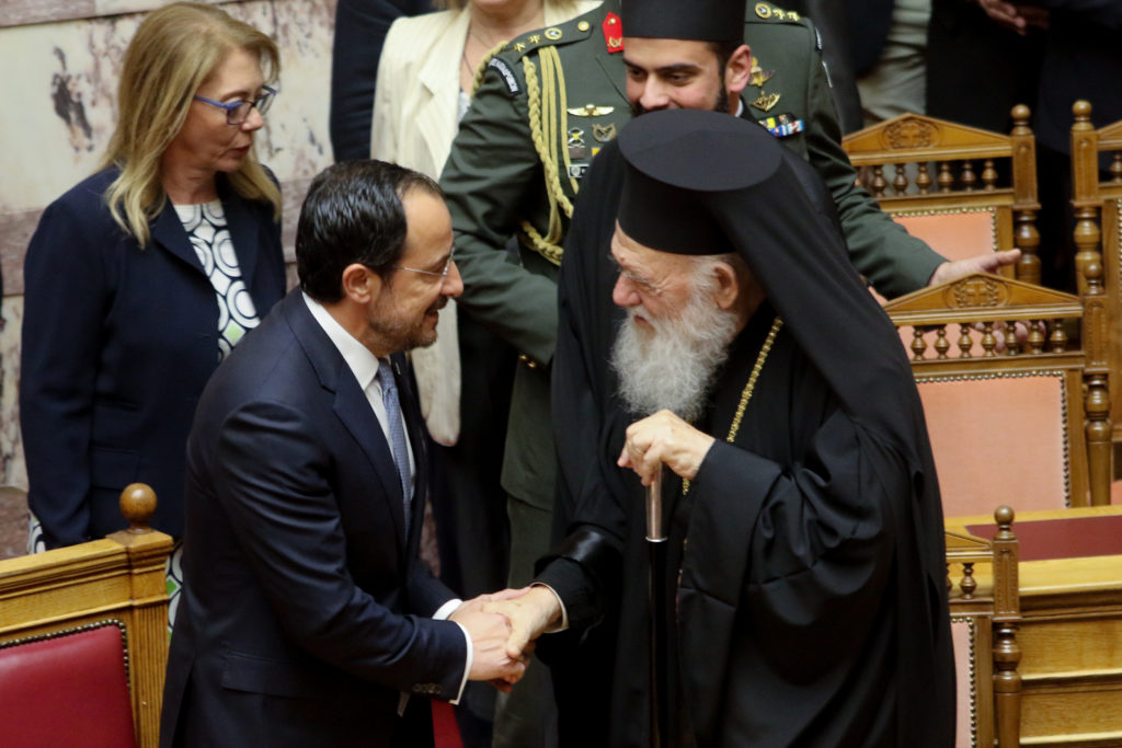 Ο Αρχιεπίσκοπος Ιερώνυμος στην ομιλία του Νίκου Χριστοδουλίδη στη Βουλή