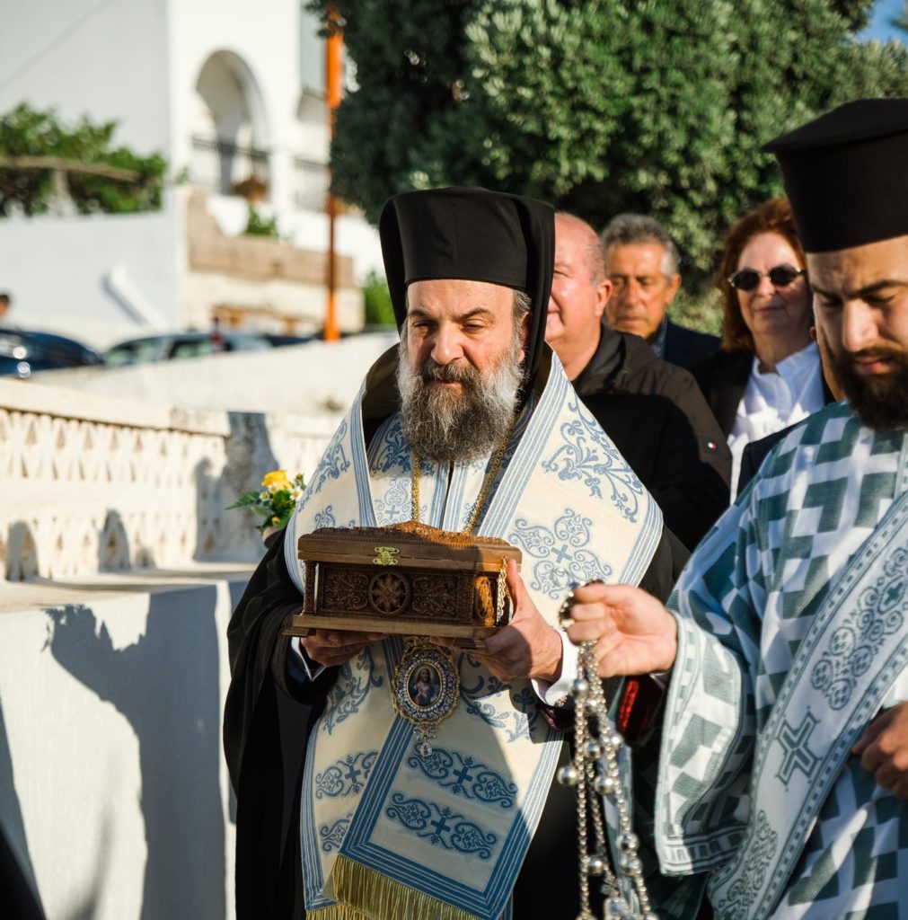 Η υποδοχή ιερού λειψάνου του Οσίου Γεωργίου Καρσλίδη στην πανήγυρη της Αναλήψεως στον Καρτεράδο Θήρας