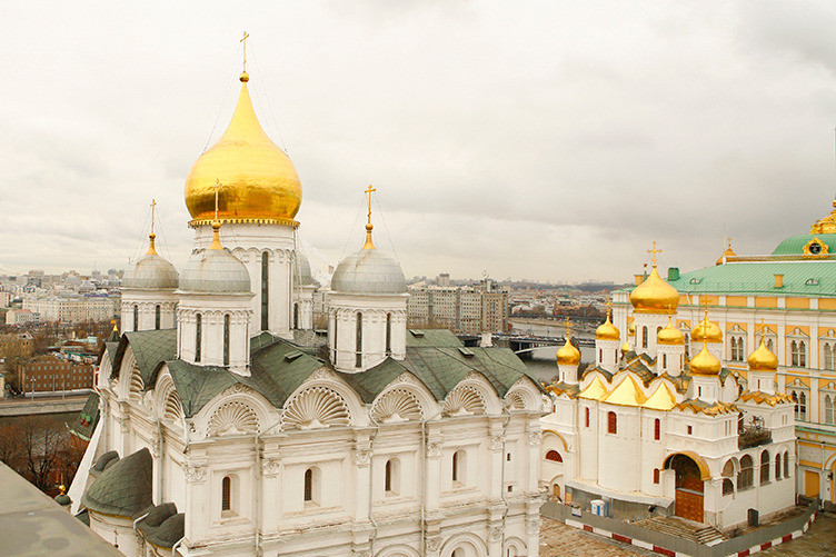 В день памяти благоверного царевича Димитрия председатель Синодального отдела по монастырям и монашеству совершил Литургию в Архангельском соборе Московского Кремля