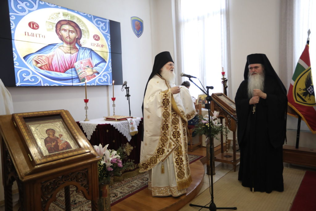 Θεία Λειτουργία στη Σχολή Πολέμου Στρατού Ξηράς τέλεσε ο Γέρων Εφραίμ Βατοπαιδινός (ΒΙΝΤΕΟ)