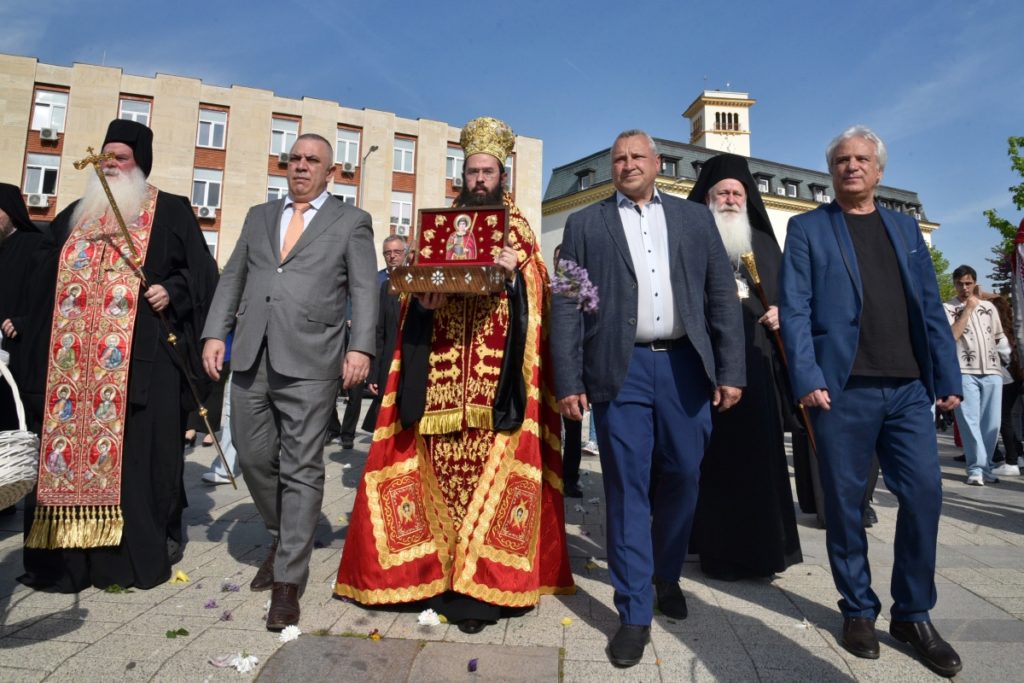 Посрещане на светите мощи на св. вмчк Георги Победоносец в Сливен