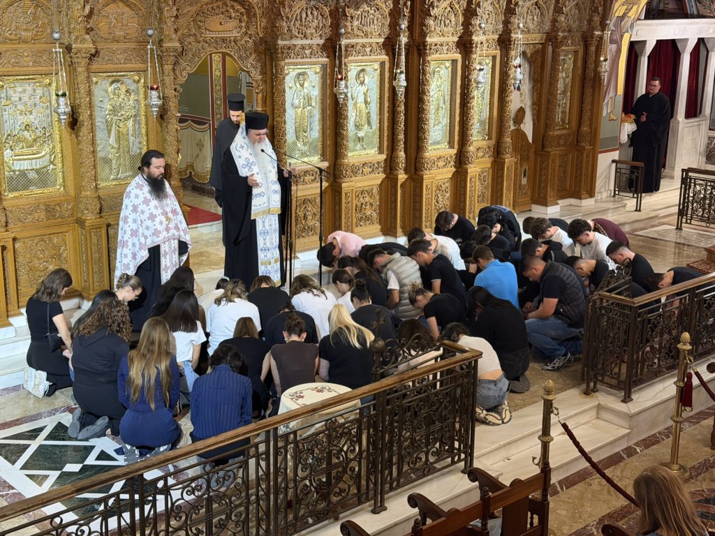 Ο Μητροπολίτης Καλαμαριάς Ιουστίνος κοντά στους διαγωνιζομένους στις Πανελλήνιες εξετάσεις