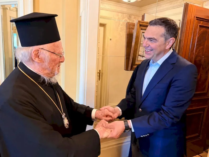 Ο Αλέξης Τσίπρας συνεχάρη τον Οικουμενικό Πατριάρχη για την ιστορική του ομιλία στη Βουλή των Ελλήνων