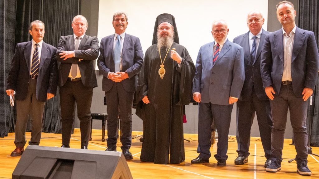 Πλημμύρισε το Παπαστράτειο Μέγαρο Αγρινίου από τις «άηχες σιωπές» του Γιώργου Βασιλείου