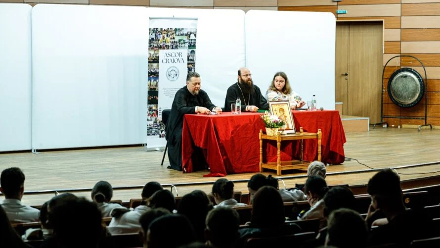 Episcopul Nectarie a susținut la Craiova o conferință despre provocările tinerilor care aleg drumul diasporei