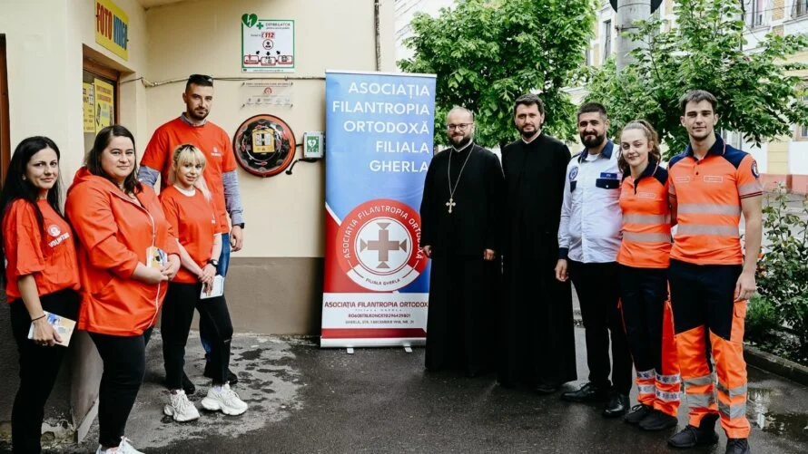 Primul defibrilator automat din Gherla a fost pus de către o asociație filantropică ortodoxă: O șansă în plus la viață