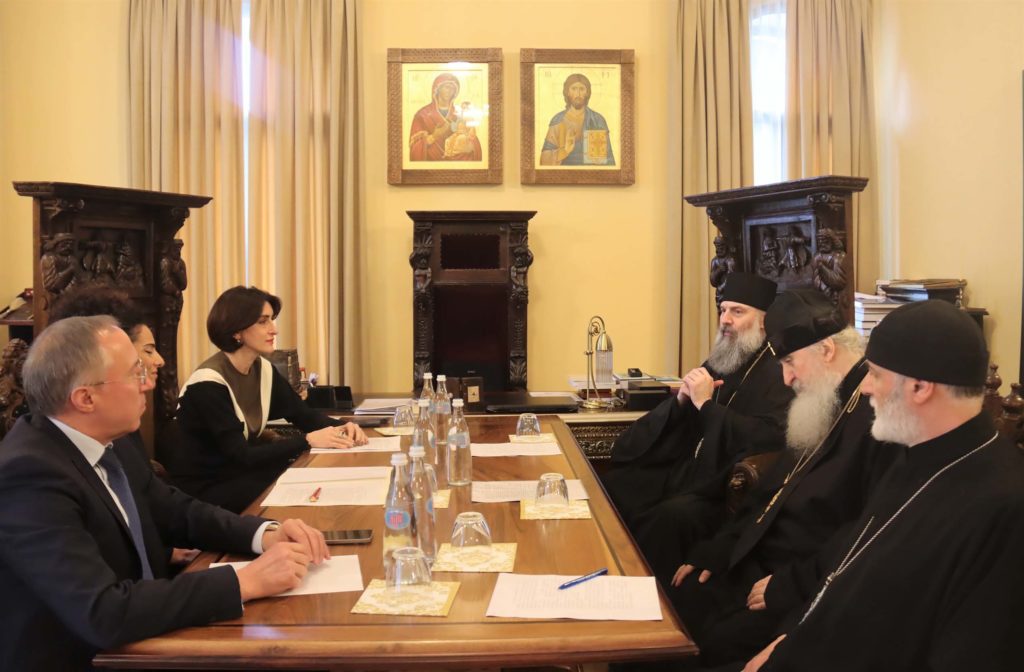 საპატრიარქო ტახტის მოსაყდრემ, მიტროპოლიტმა შიომ საქართველოს საგარეო საქმეთა მინისტრი მიიღო