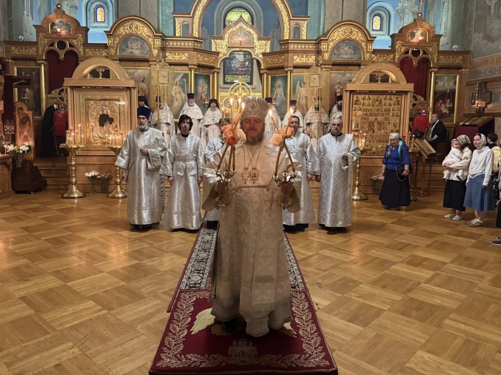 Литургию в престольный праздник Николаевского Патриаршего собора Нью-Йорка совершил епископ Сурожский Матфей