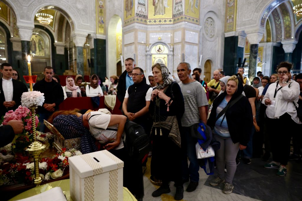 Αποστολή ope.gr στη Σερβία: Ουρές χιλιομέτρων στο Βελιγράδι για την Αγία Ζώνη (ΦΩΤΟ)