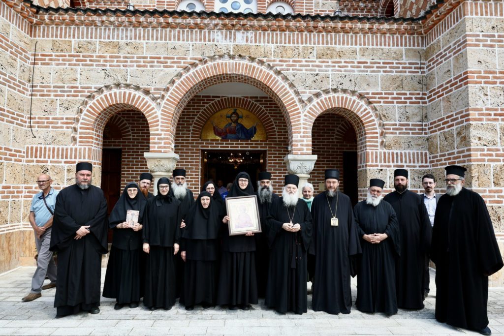 Τα μοναστήρια της Σερβίας υποδέχονται την αγιορείτικη συνοδεία (ΒΙΝΤΕΟ – ΦΩΤΟ)