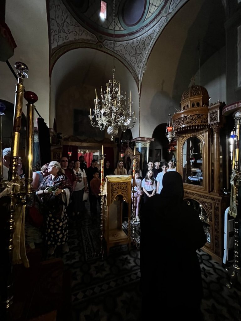 Προσκυνηματική εξόρμηση των Νεανικών συντροφιών του Ι.Ν. Αγίου Παντελεήμωνος Λουτρών Αιδηψου στην Ι.Μ. Αγίου Γεωργίου Ηλίων