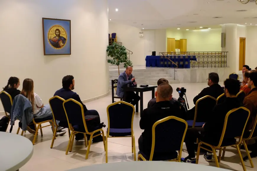NGA FRIKA NË DËSHMI – TEMË SHPIRTËRORE E MBAJTUR ME TË RINJTË ORTHODHOKSË TË TIRANËS ME TEOLOGUN Z. DHIMITËR QOSJA, MAJ 2026