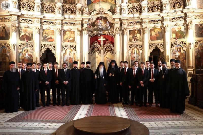 Слава Саборне цркве у Новом Саду прослављена заједно са професорима и ученицима Богословије Светог Саве
