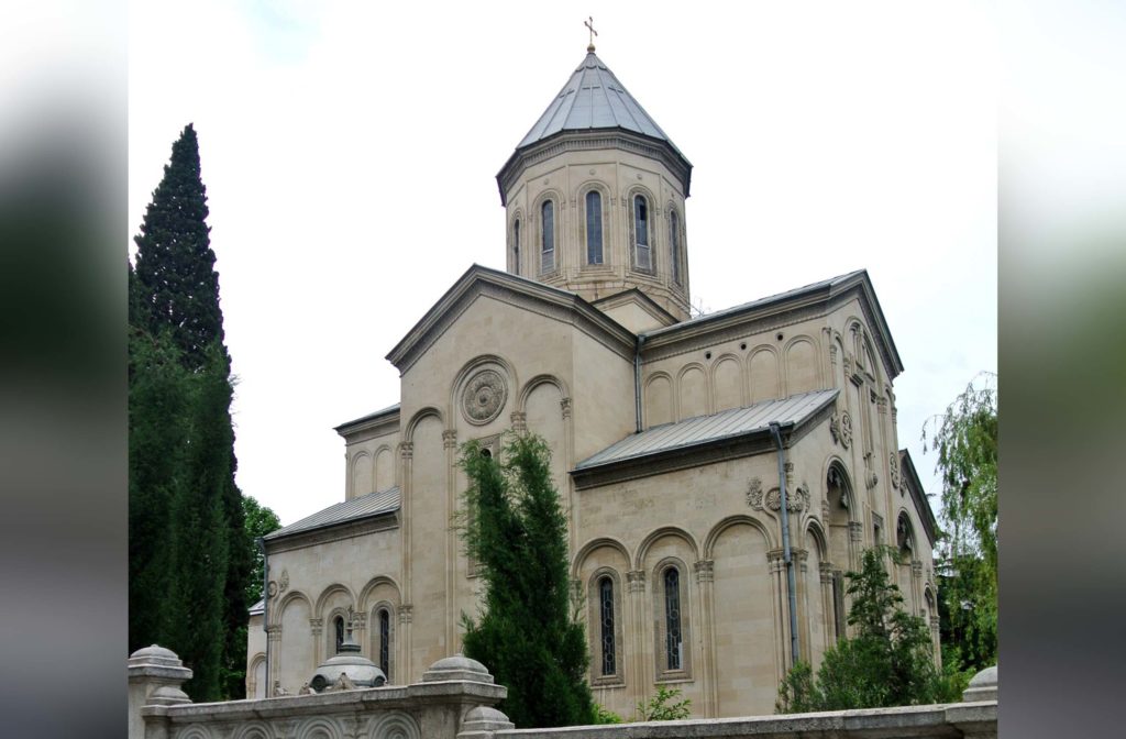 გიორგობას საპატრიარქო ტახტის მოსაყდრე, მიტროპოლიტი შიო წირვას ქაშუეთის ტაძარში აღავლენს