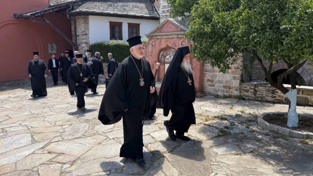 Ο Αρχιεπίσκοπος Αμερικής Ελπιδοφόρος στην Ιερά Μονή Ξενοφώντος
