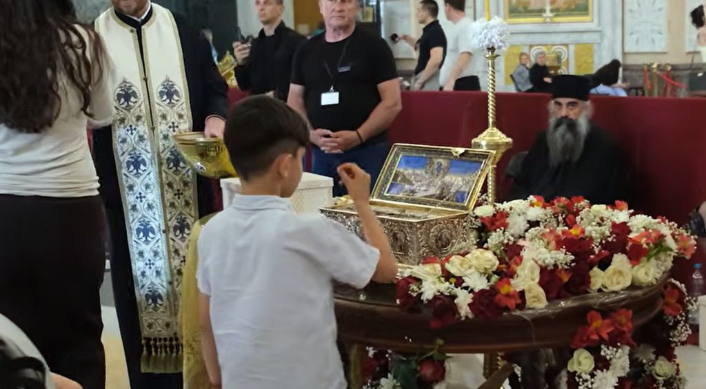 Часни Појас Пресвете Богородице остаје у Храму Светог Саве до понедељка 1. јуна