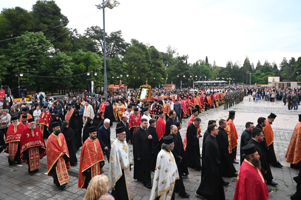 Πανδήμως η Τρίπολη λιτάνευσε τους Πολιούχους της Νεομάρτυρες Δημήτριο και Παύλο
