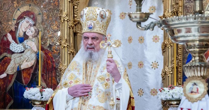 Patriarhul Daniel: Hristos iartă, vindecă și ridică pe cel bolnav din cauza păcatului (Text integral)