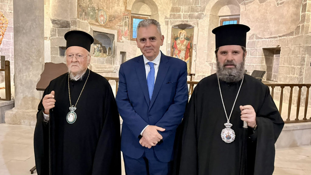 Ο Μάξιμος Χαρακόπουλος στην Καππαδοκία με τον Οικουμενικό Πατριάρχη και τον Αρχιεπίσκοπο Αλβανίας