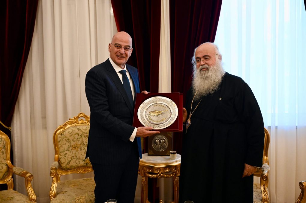 Ο Αρχιεπίσκοπος Κύπρου υποδέχθηκε τον Υπουργό Εθνικής Άμυνας Νίκο Δένδια