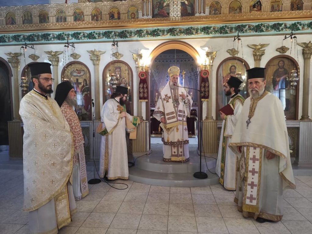 Θεία Λειτουργία ενώπιον της τιμίας κάρας του Αγίου Βησσαρίωνος στον ομώνυμο οικισμό των Σοφάδων
