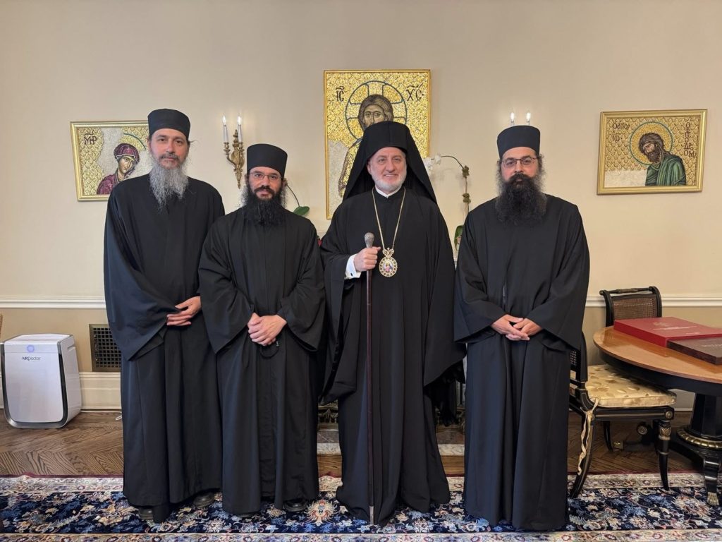 Στον Αρχιεπίσκοπο Αμερικής ο νέος Ηγούμενος της Μονής Αγίου Νεκταρίου Ρόσκο