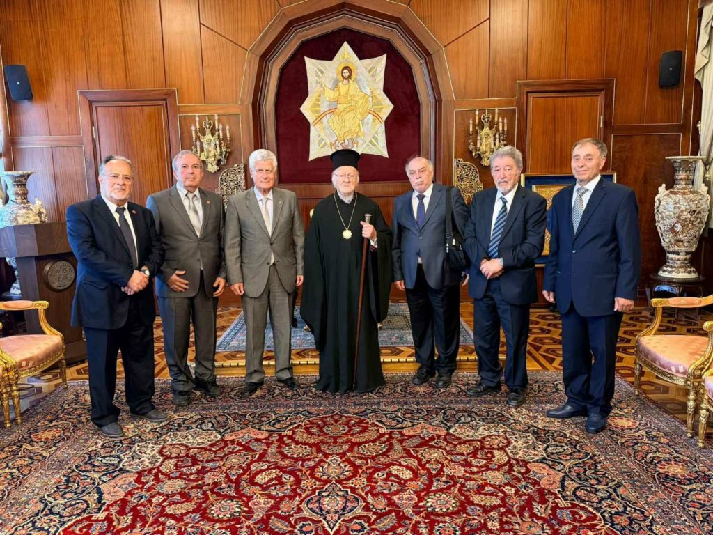 Στον Οικουμενικό Πατριάρχη ο Πρόεδρος και μέλη του Δ.Σ. της Εστίας Θεολόγων Χάλκης και Φίλων αυτής