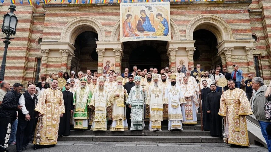 Mitropolitul Irineu, la hramul Catedralei din Sibiu: Cele trei Persoane ale Sfintei Treimi sunt ziditoarele noastre