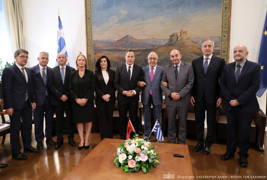 Κακλαμάνης σε Αλβανό ομόλογό του: Οριστική επίλυση του ιδιοκτησιακού καθεστώτος των περιουσιών της ελληνικής μειονότητας