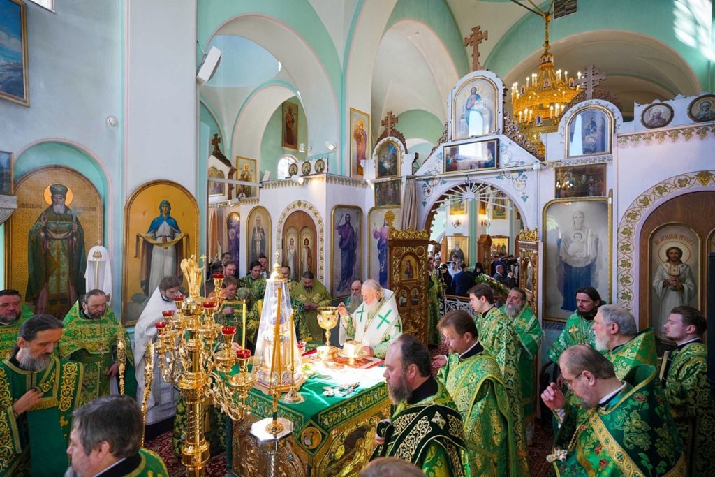В день памяти праведного Иоанна Кронштадтского Святейший Патриарх Кирилл совершил Литургию в Иоанновском монастыре на Карповке