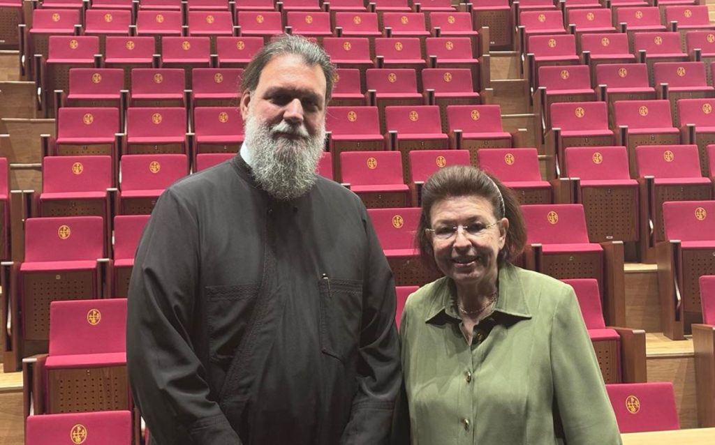 Η Υπουργός Πολιτισμού Λίνα Μενδώνη στο «Ιωνικό Κέντρο»