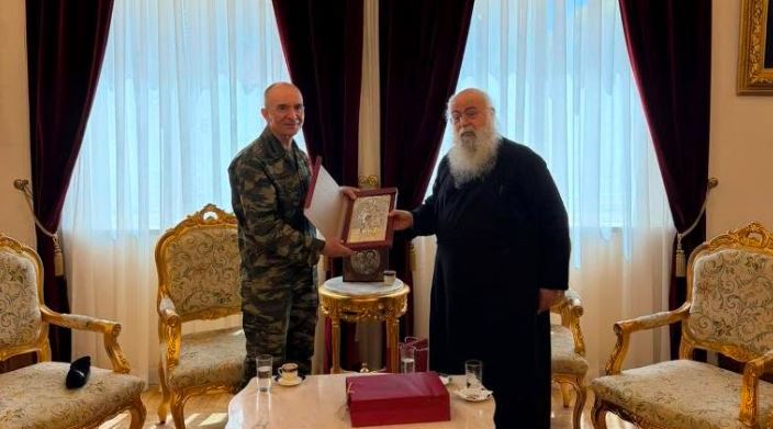 Ο Αρχηγός ΓΕΣ στον Αρχιεπίσκοπο Κύπρου Γεώργιο