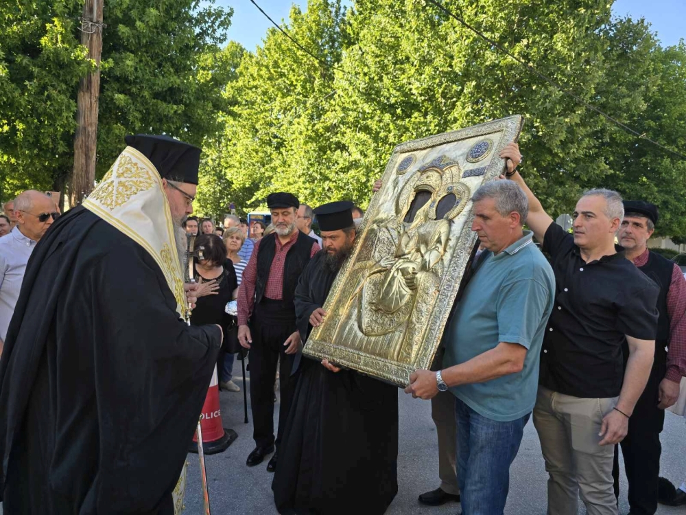 Η Λάρισα υποδέχθηκε την Ιερά Εικόνα της Παναγίας Εικοσιφοίνισσας
