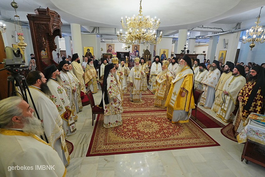 Πολυαρχιερατικό Συλλείτουργο και χειροτονία διακόνου στον πανηγυρίζοντα Ι. Ναό Αγίου Λουκά Βέροιας