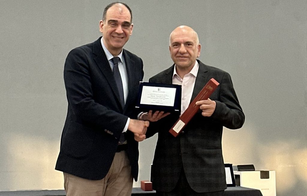 Βραβείο αριστείας από τη Σχολή Ανθρωπιστικών Επιστημών του ΔΠΘ στον καθηγητή Πασχάλη Βαλσαμίδη
