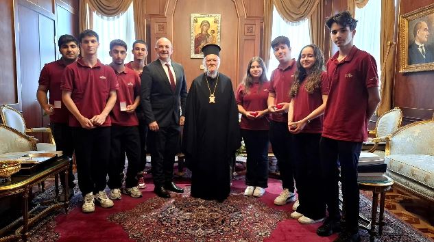 Στον Οικουμενικό Πατριάρχη οι εφετινοί απόφοιτοι της Πατριαρχικής Μεγάλης του Γένους Σχολής