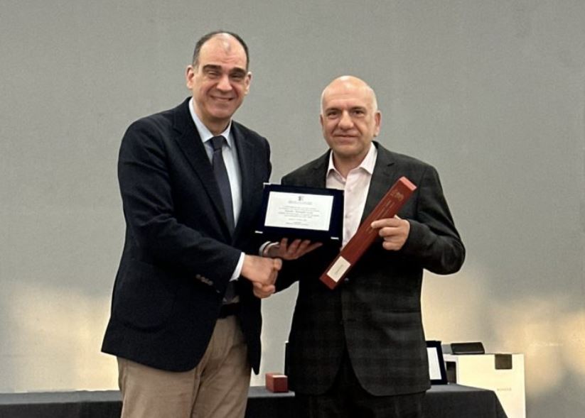 Βραβείο αριστείας από τη Σχολή Ανθρωπιστικών Επιστημών του ΔΠΘ στον καθηγητή Πασχάλη Βαλσαμίδη