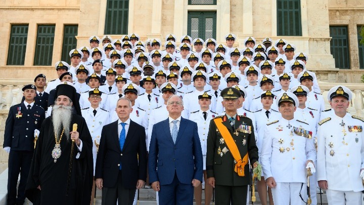 Ο Μητροπολίτης Πειραιώς στην τελετή ορκωμοσίας των νέων Σημαιοφόρων του Πολεμικού Ναυτικού και του Λιμενικού Σώματος